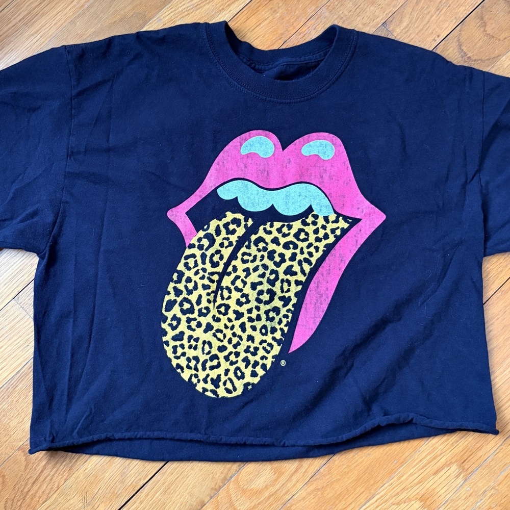 Rolling Stones Leopard Tongue Cropped Graphic Tee – Women’s Size Small